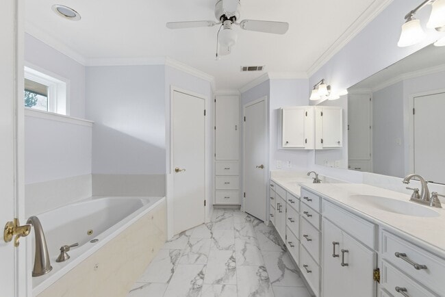 Building Photo - 1618 Willowby Dr