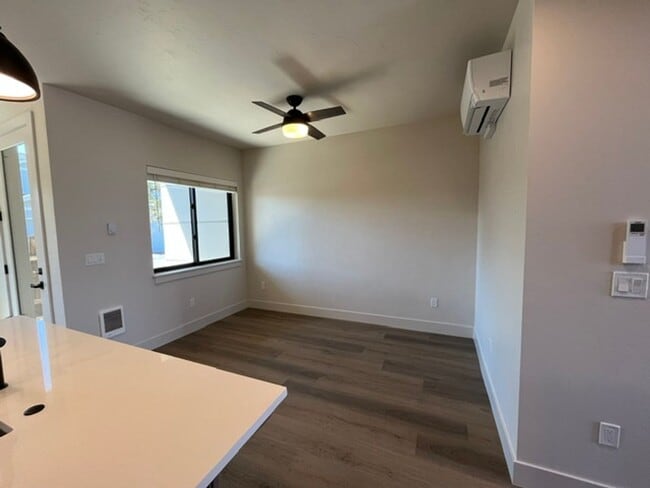 Building Photo - Gorgeous BRAND NEW Modern 2-bd/2-bath Condo in Redmond, OR!