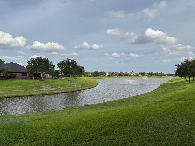 Building Photo - 24423 Hampton Lakes Dr