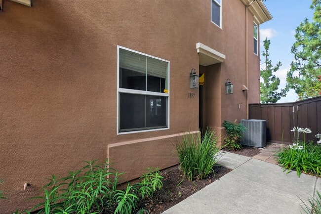 Building Photo - 1357 Sky Ridge Ct