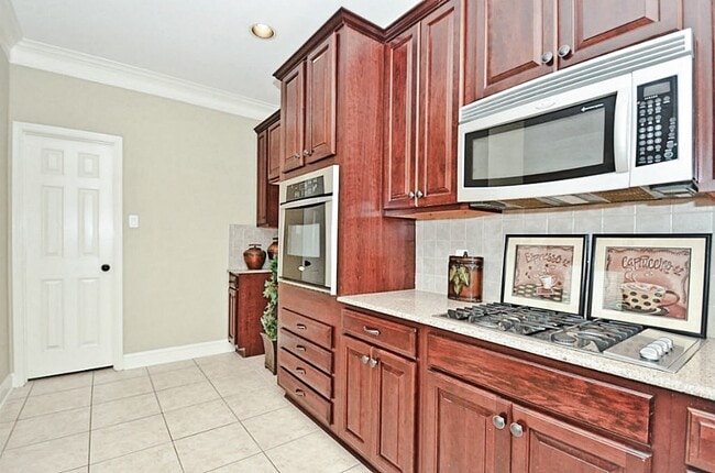 Building Photo - 12225 Medina Lake Dr