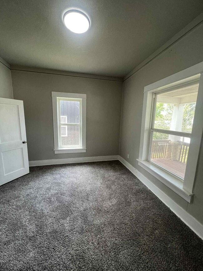 Building Photo - SUMMER SPECIAL: HALF OFF FIRST MONTH RENT!...