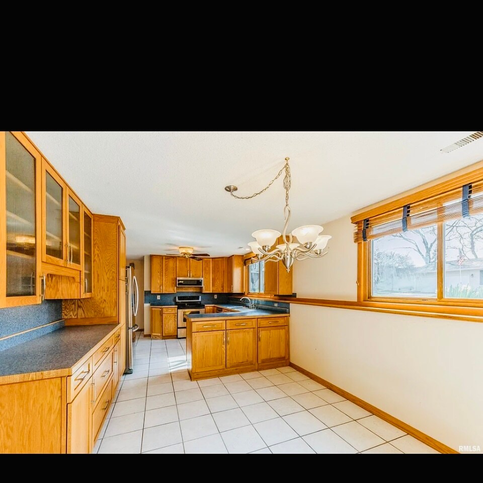 Building Photo - 4204 Warren St