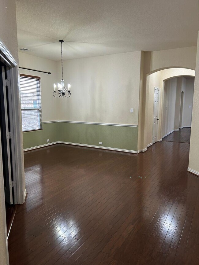 Building Photo - 25023 McBride Dr