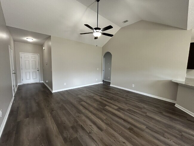 Building Photo - House for Rent