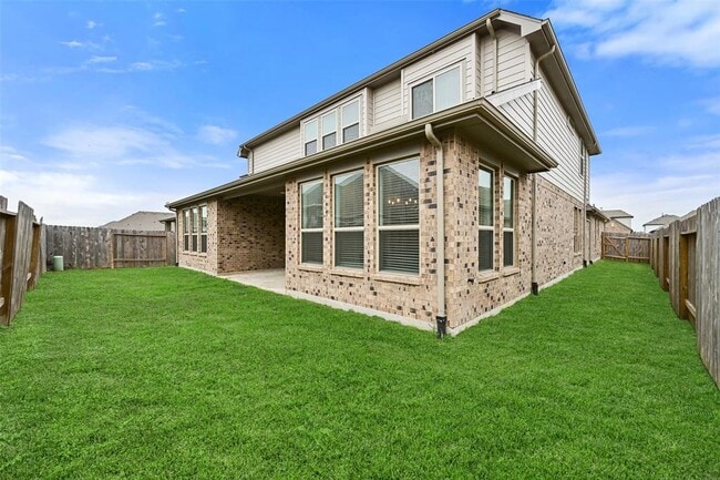 Building Photo - 805 Westwood Dr