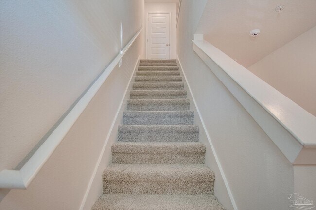 Building Photo - 8686 Meadow Flower Ln