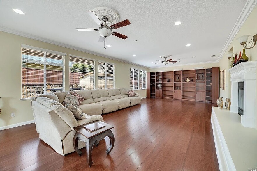 Building Photo - 332 Ring Neck St