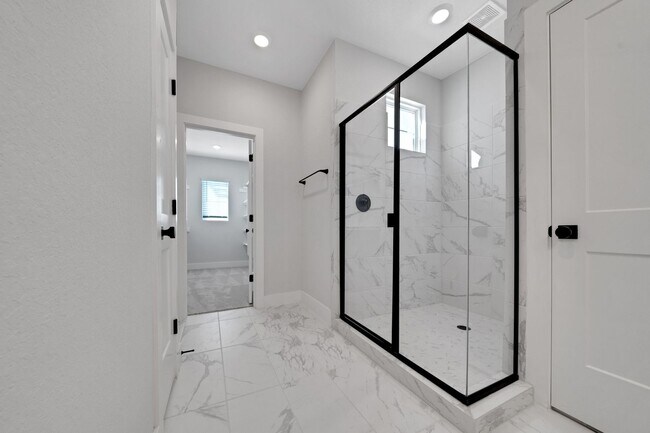 Building Photo - JUNE SPECIAL! - Beautiful Townhome!