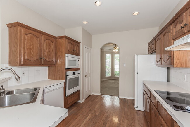 Building Photo - 6013 Portridge Dr