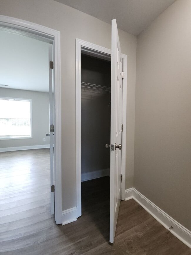 Building Photo - Townhome Available Now in Peletier, NC!