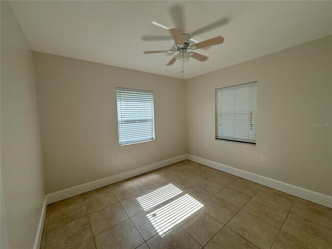 Building Photo - 4727 W Wallcraft Ave