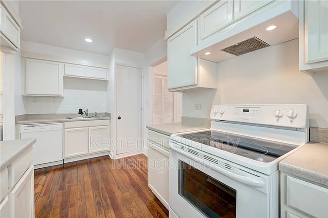 Building Photo - 2532 NW 16th St