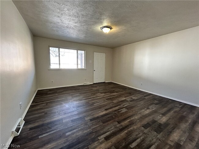 Building Photo - 209 Maryland St