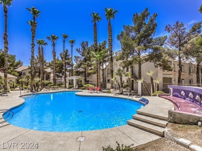 Building Photo - GREEN VALLEY 1ST FLOOR UNIT WITH ATTACHED ...