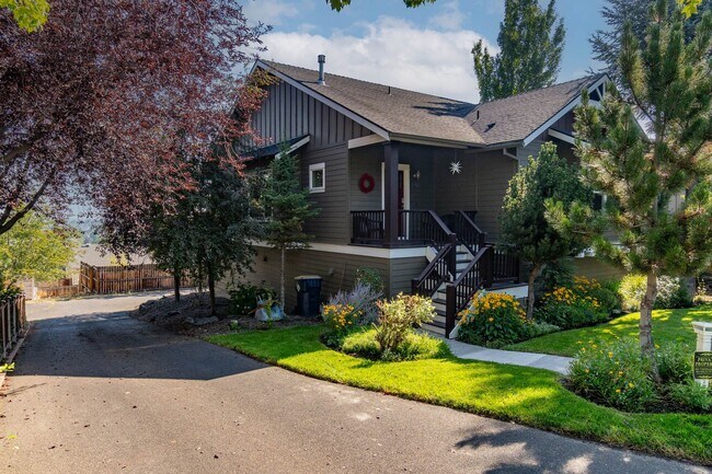 Building Photo - 2158 SW 36th Ct