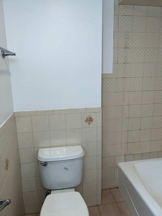 Building Photo - 80 Montclair Ave