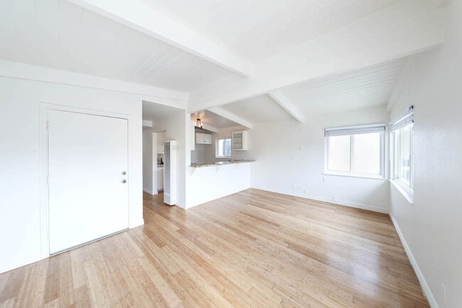 Building Photo - 108 Olive St