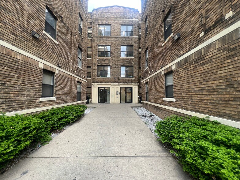 Building Photo - 281 Mt Prospect Ave