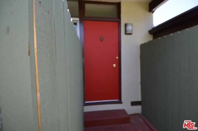 Building Photo - 3113 5th St