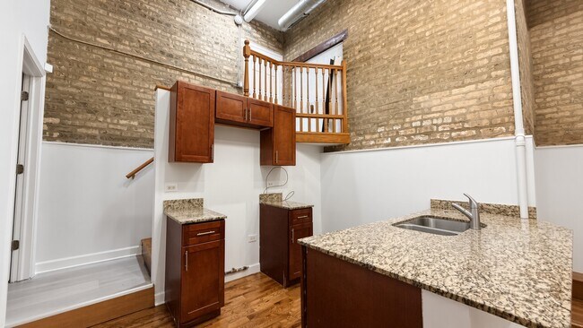 Building Photo - 2042 W Touhy Ave