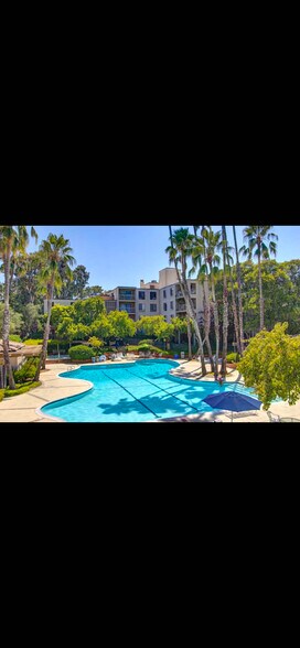 Building Photo - 300 N Civic Dr