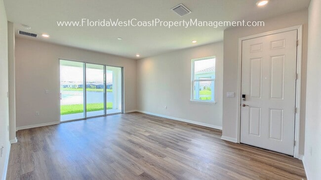 Building Photo - BRAND NEW! OUTSTANDING 3 BED/2 BATH VILLA ...