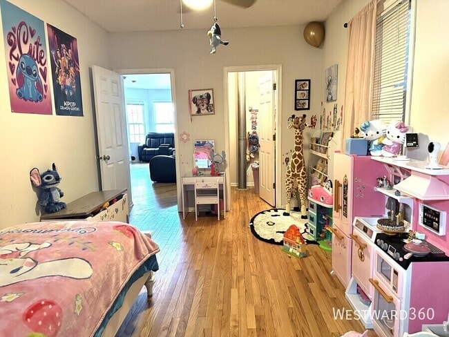 Building Photo - 3936 N Ashland Ave