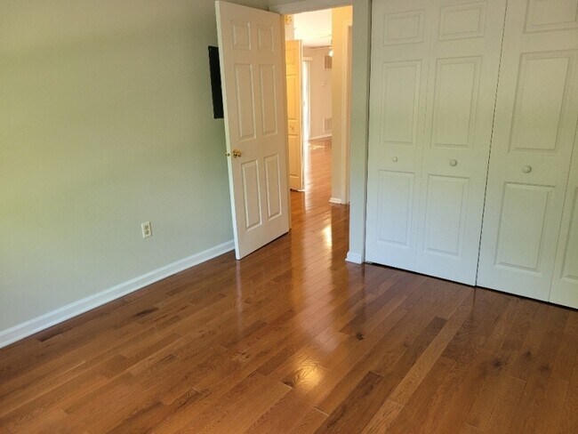 Building Photo - 187 Potomac Dr