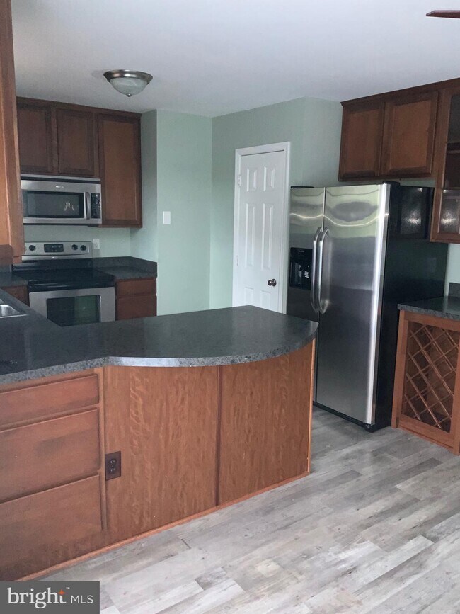 Building Photo - 500 Falkirk Ct