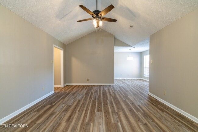 Building Photo - 4405 Greenfern Way