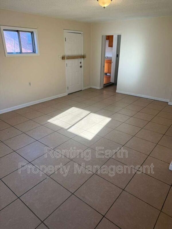 Building Photo - 7138 Garesche Ave