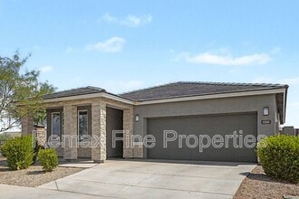 Building Photo - 15543 W Desert Hollow Dr