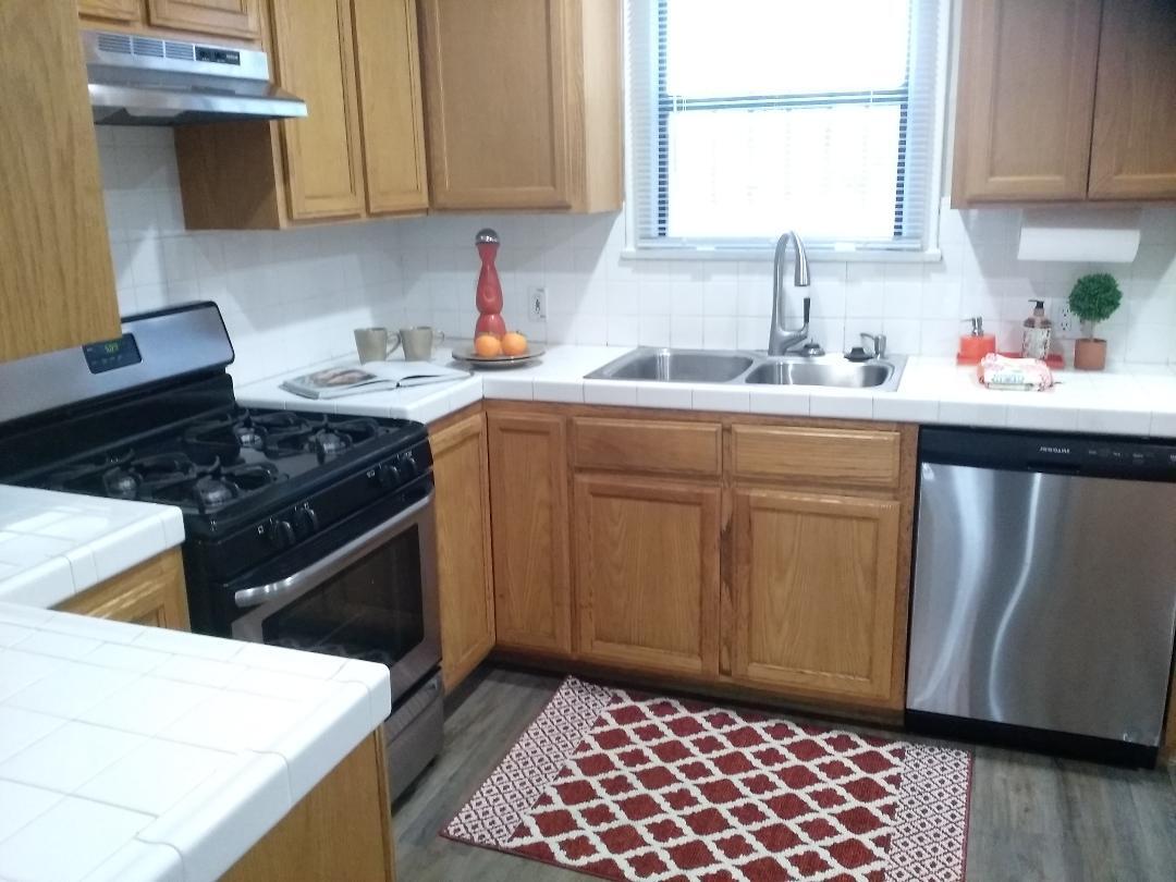 kitchen - 5222 W Olympic Blvd