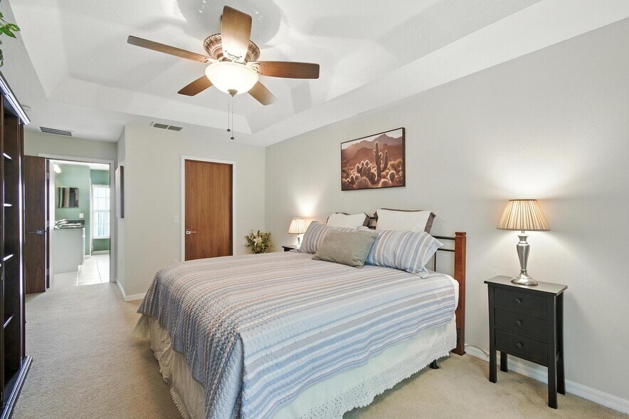 Building Photo - 9 Birch Haven Pl