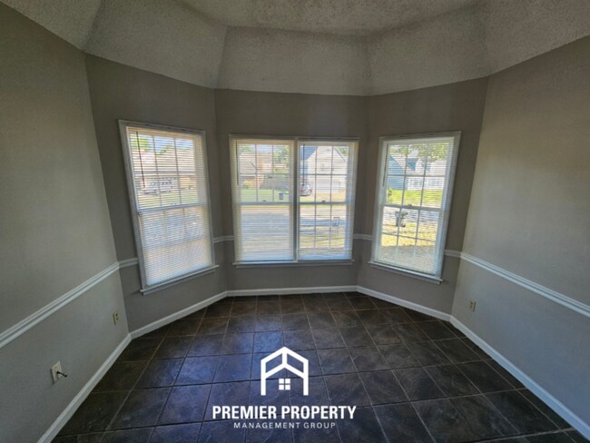 Building Photo - 6617 Rocky Park Dr