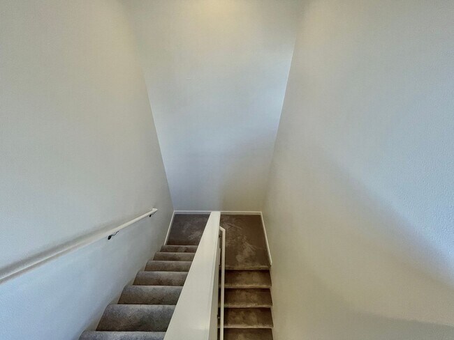 Building Photo - NEWLY REDUCE PRICE on this Modern 3BR Town...