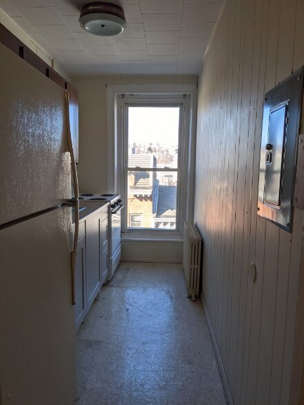 Building Photo - 305 Mahantongo St