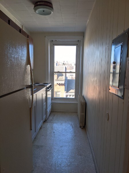 Building Photo - 305 Mahantongo St