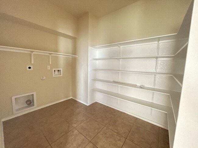 Building Photo - 9514 Fratelli Court