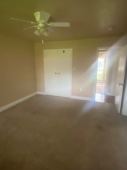 Building Photo - 6017 Hillcrest Dr