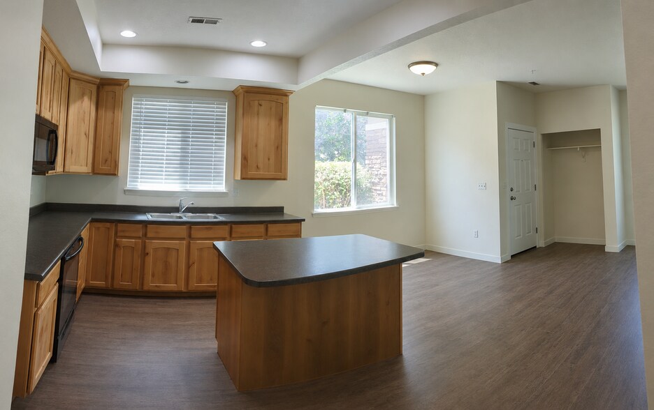 Building Photo - 7066 S Thorndale Way