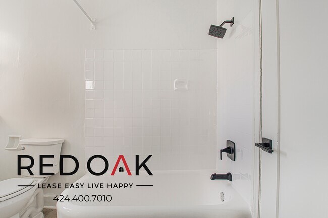 Building Photo - 314 1/4 N Mariposa Ave