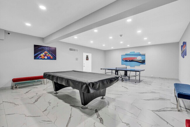 Building Photo - 1904 S Ocean Dr