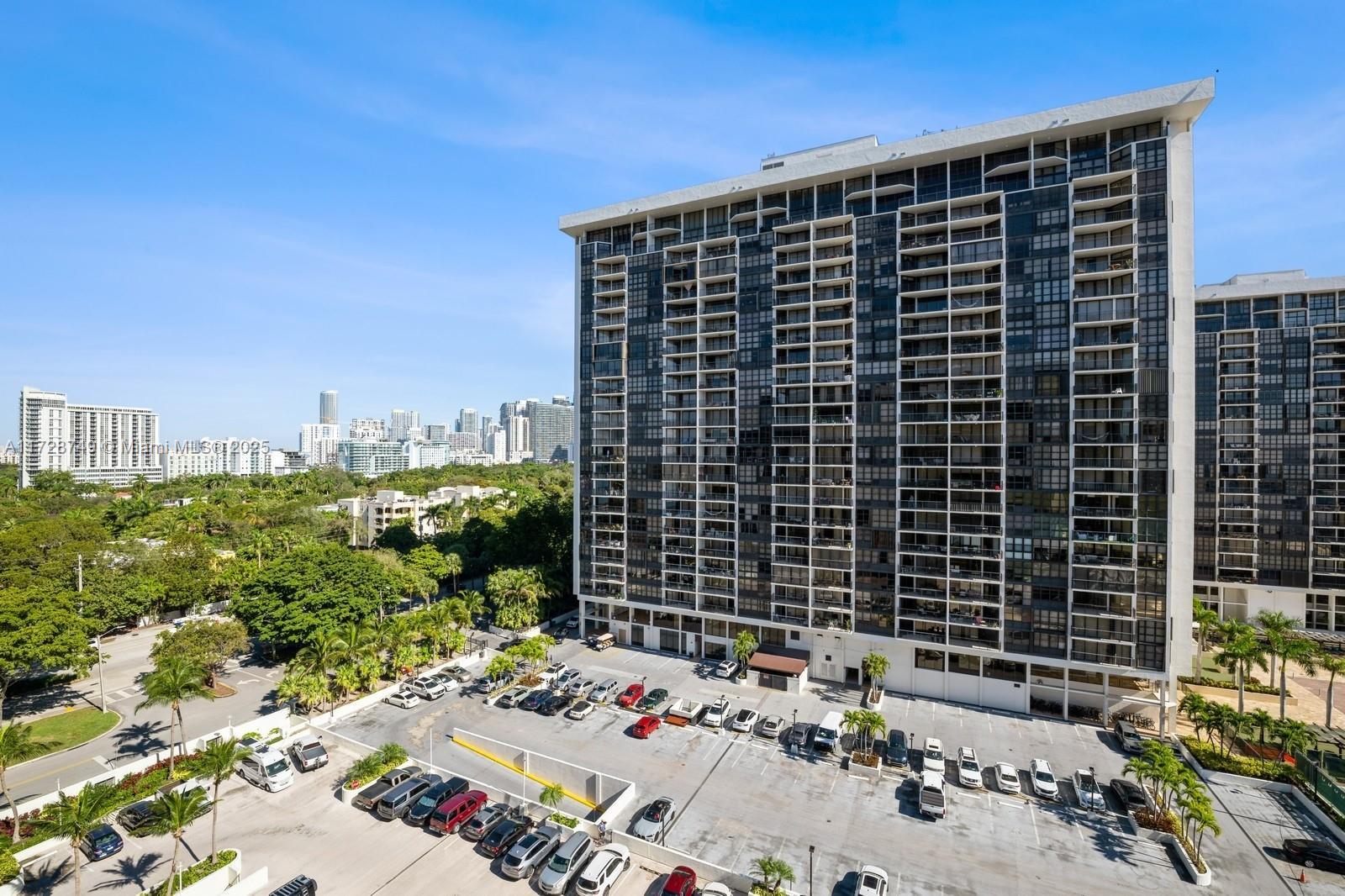 Building Photo - 1915 Brickell Ave