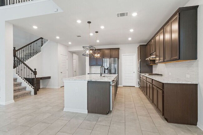 Building Photo - 19322 Amore Bluff