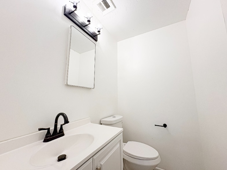 Building Photo - 6802 N 17th Ave