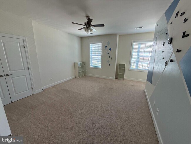 Building Photo - 10905 Fairmont Ln