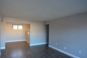 Building Photo - 22 Shrewsbury Green Dr