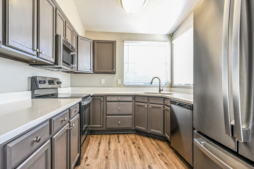 Building Photo - 4725 W Wescott Dr